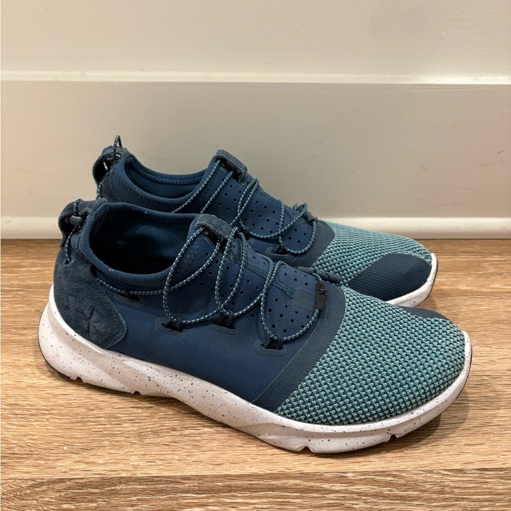 Under Armour Navy and Teal Sneakers without the Ties, Size 8.5